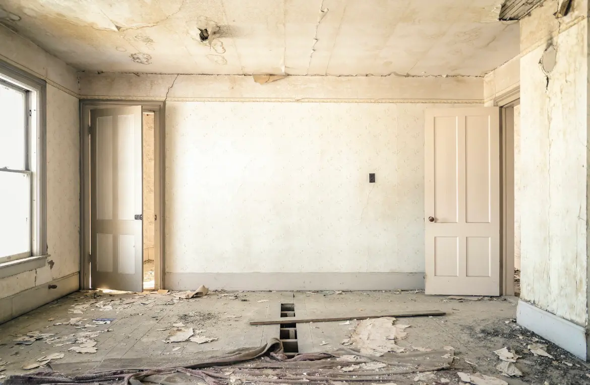 Waste disposal crew managing a cleanout project in Maryville